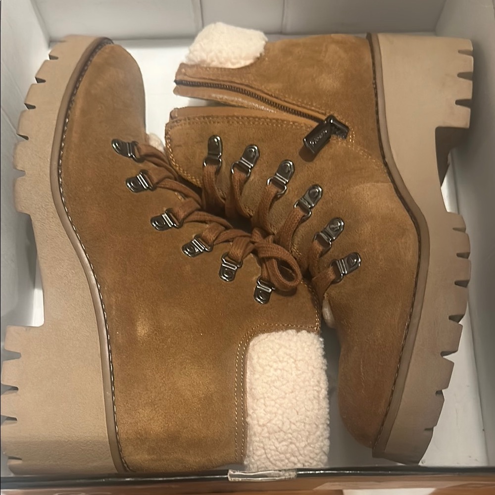 Blondo Women's Devin Camel Suede Ankle Boots Size 8 Worn Once